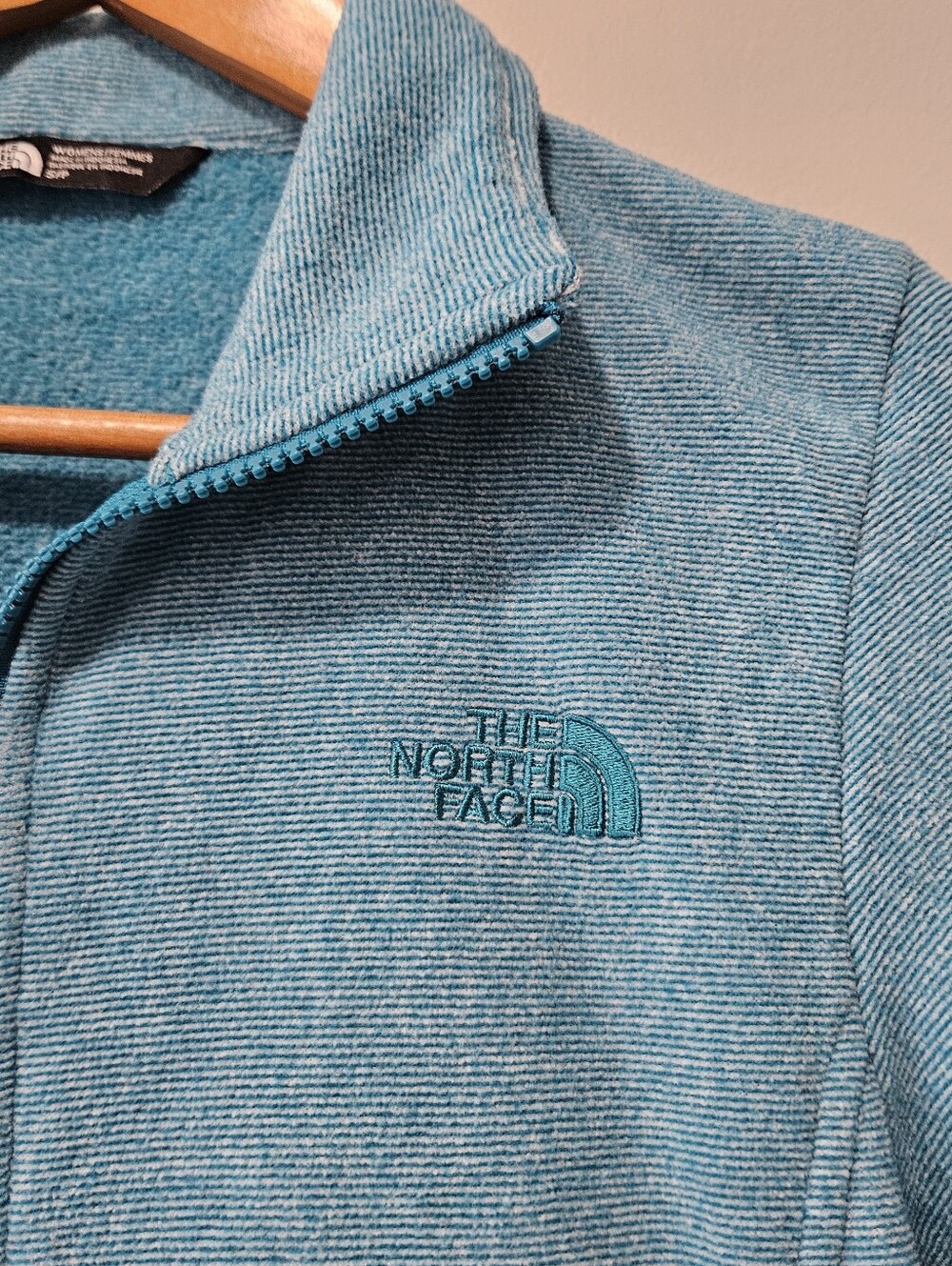 Jackets - Picture 3 of 9